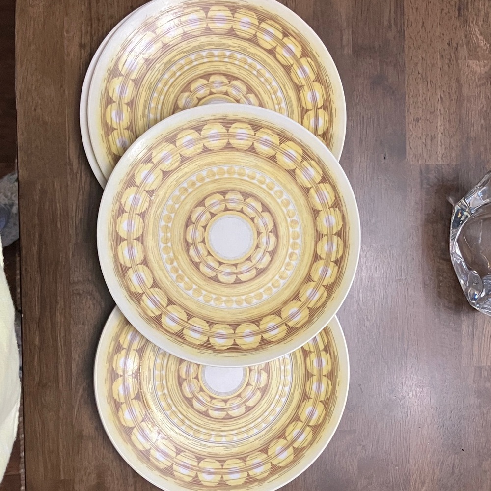 Melamine 10” yellow brown white circle pattern. Bundle of 5